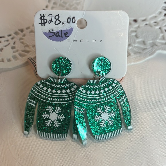 Christmas Sweater Dangle Earrings NWT - Picture 4 of 8